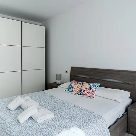 Apartment Via Roma Central
